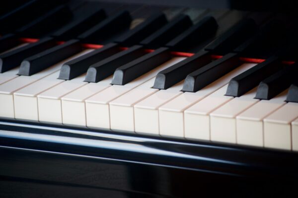 Level 1 Piano Lessons: Set of 6 Videos